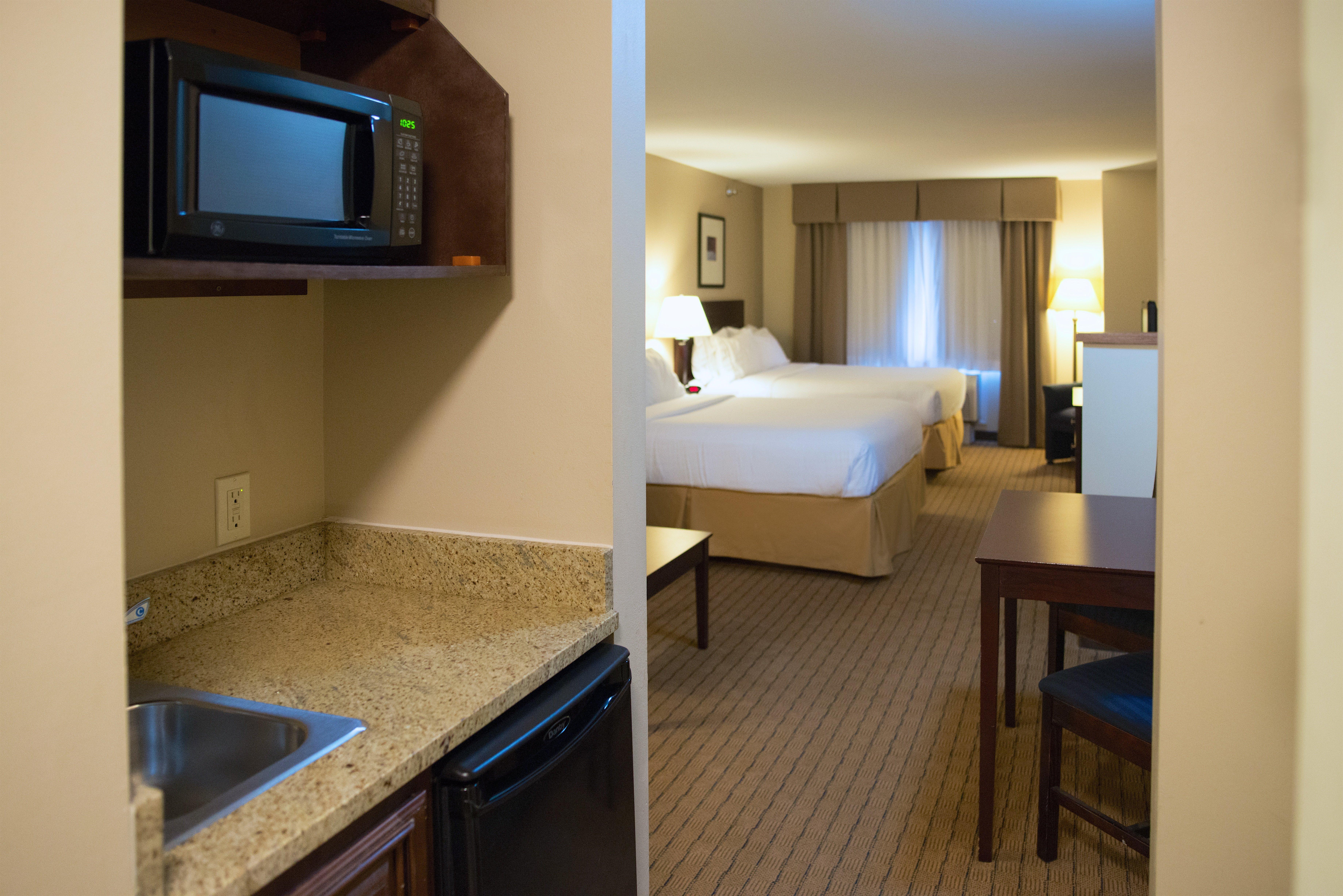 Holiday Inn Express Devils Lake By Ihg Exterior foto