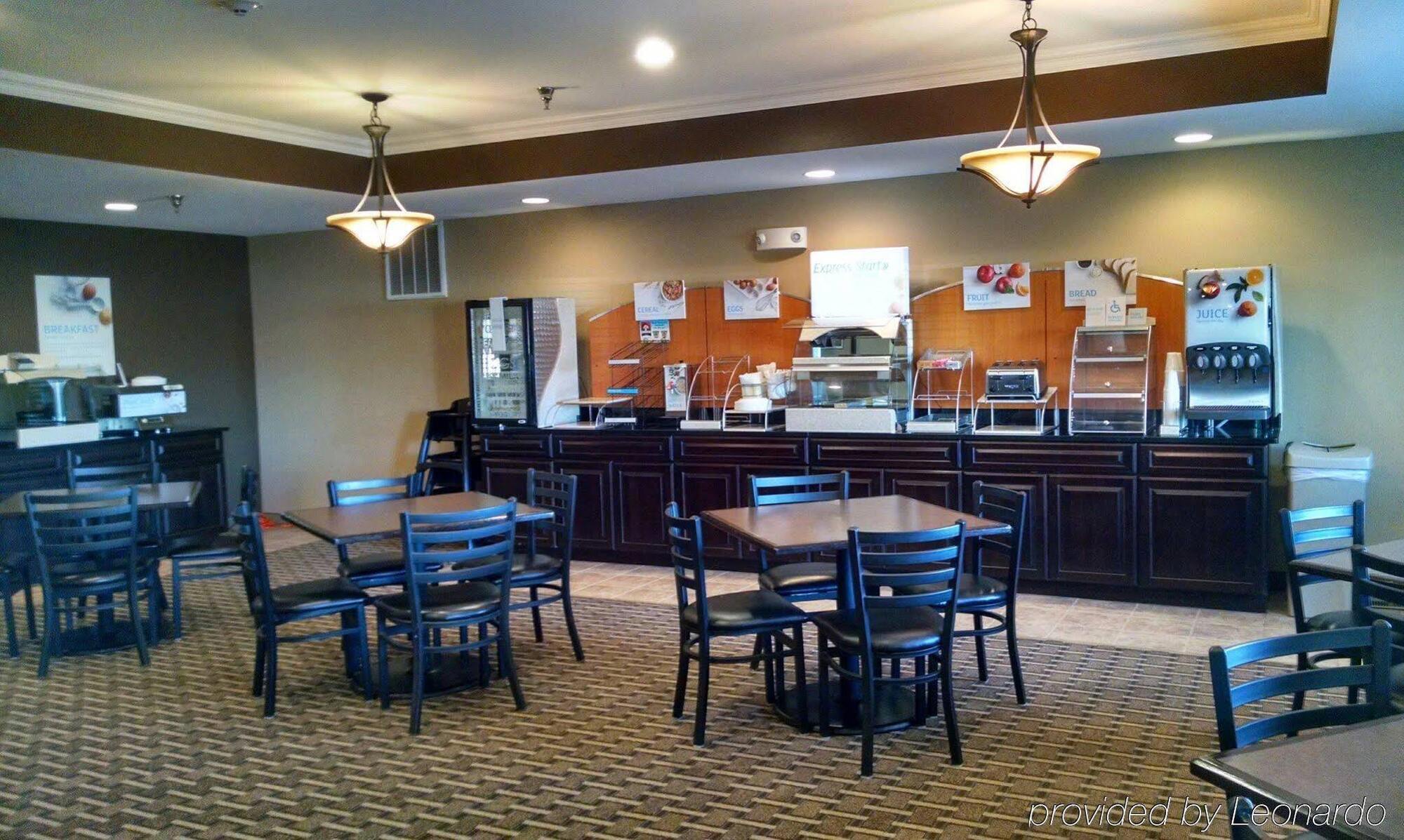 Holiday Inn Express Devils Lake By Ihg Exterior foto